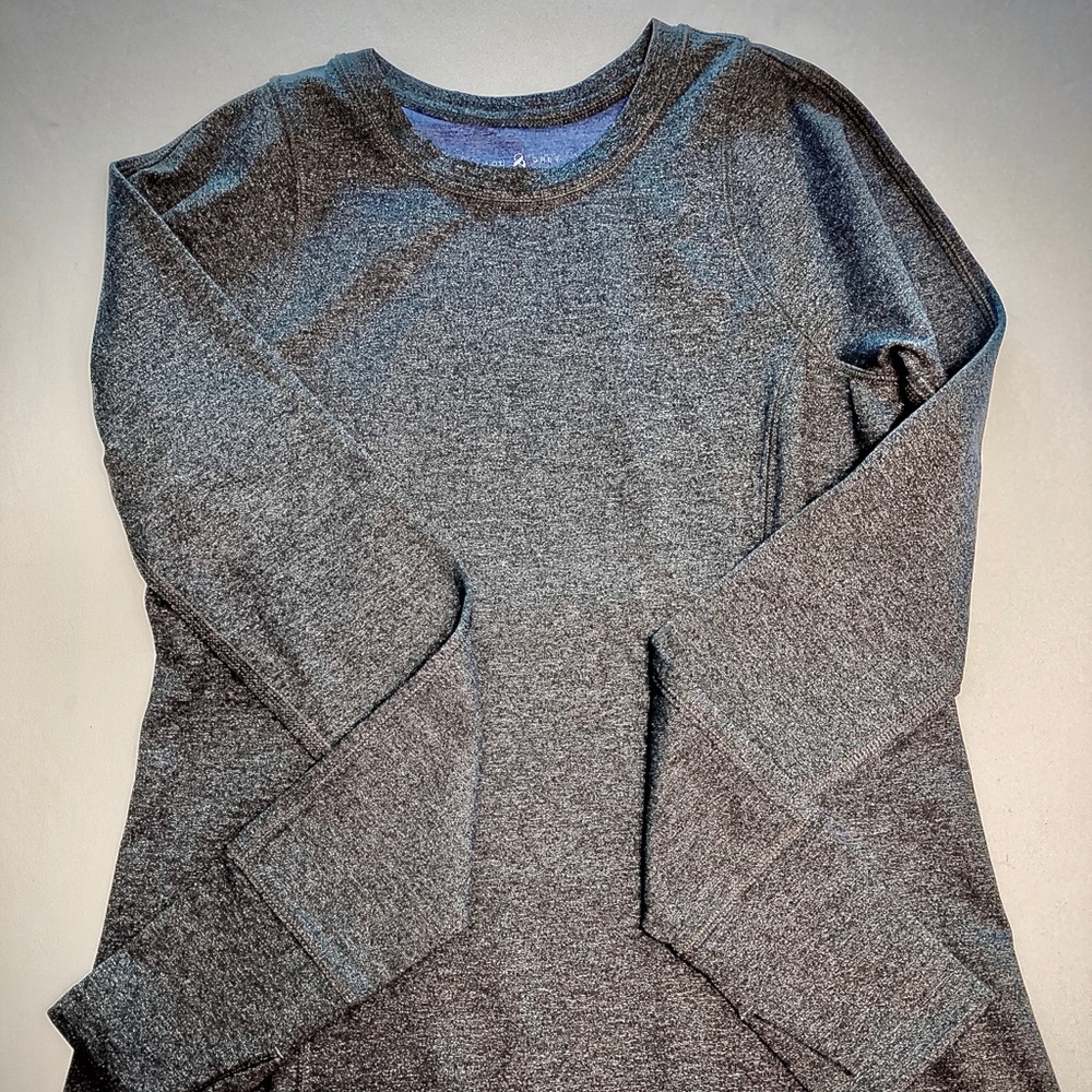 Lou & Grey Long sleeve workout top